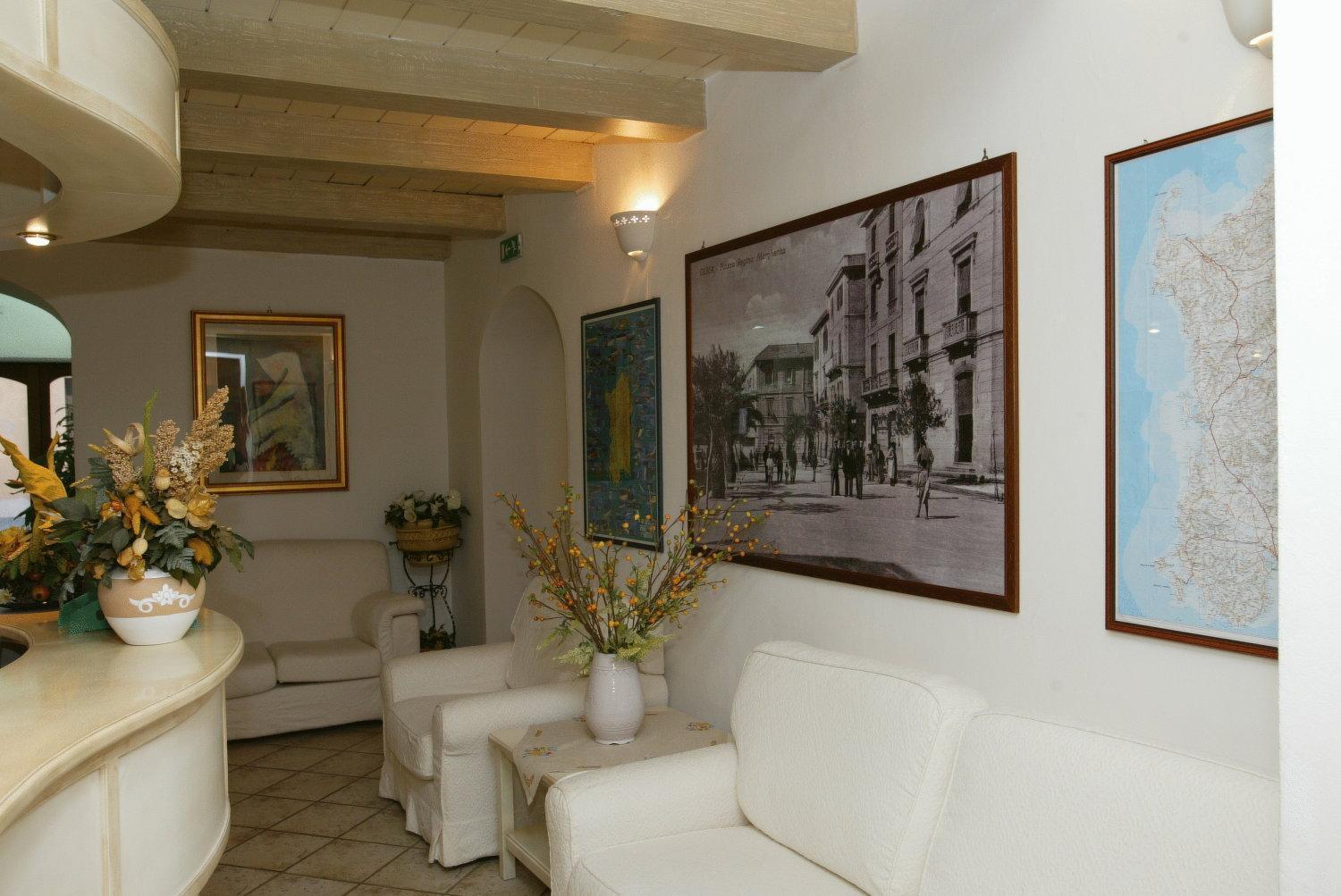 Hotel Cavour Ольбія Екстер'єр фото
